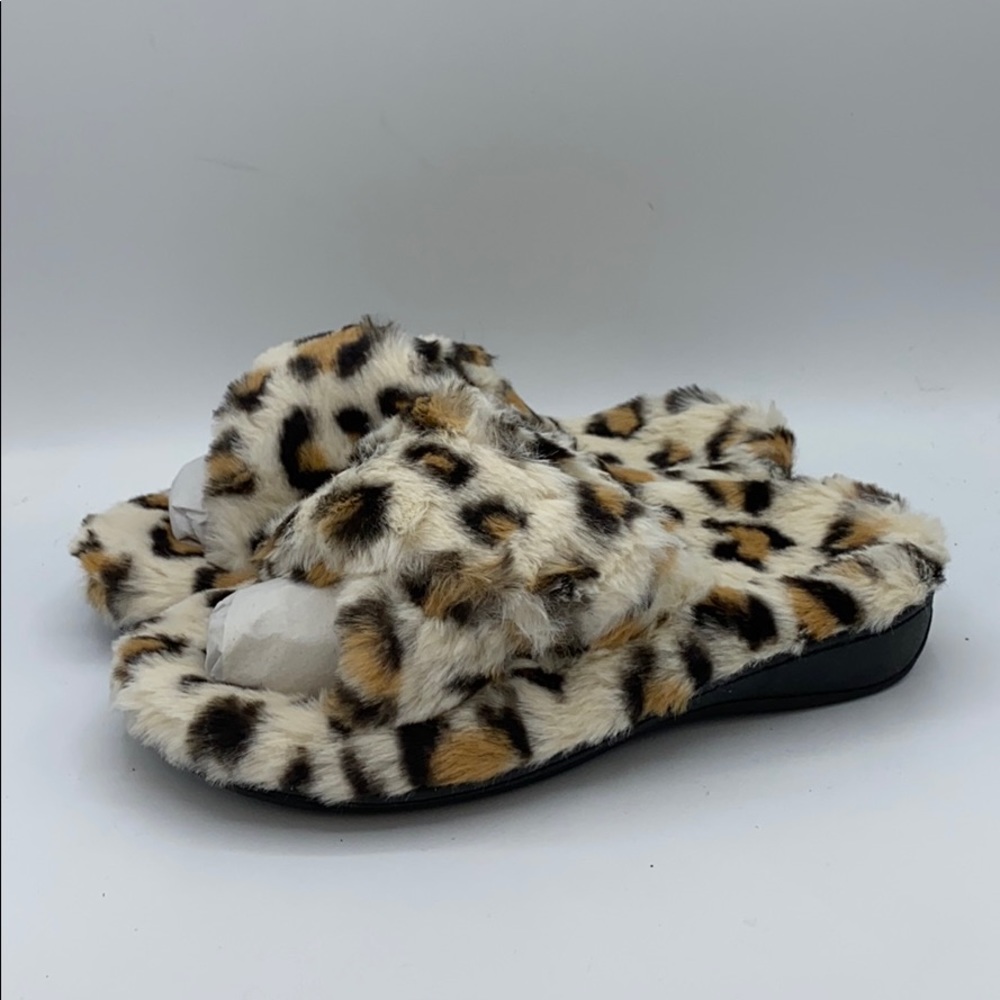 Vionic Indulge Relax Plush Slipper Leopard